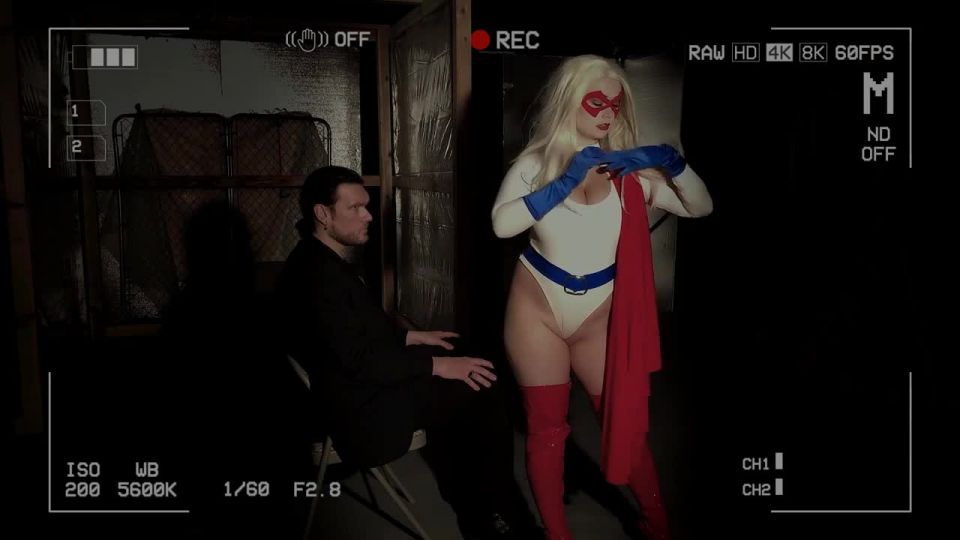 [WarAnLov.com] Blonde SuperHeroine