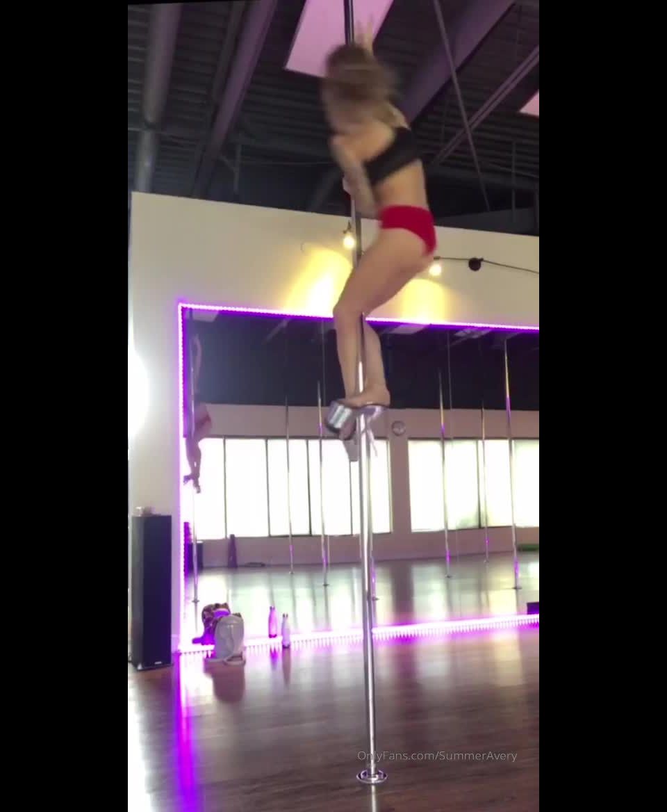 free adult video 36 Watch Free Porno Online – summeravery 01-11-2019 Blinded by you . (MP4, UltraHD/2K, 592×1168) | milf | milf porn 