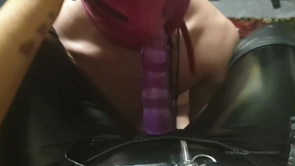 Miss Laura - mistresslaura11 () Mistresslaura - clip my legs wrapped tightly around his neck and making him suck my dick harder and deep 23-09-2019