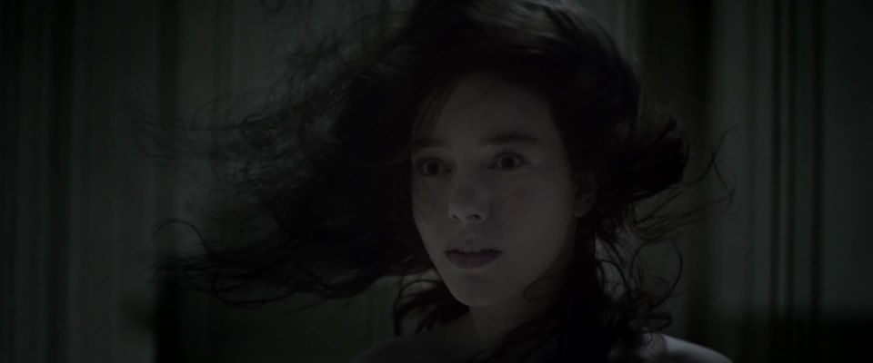 Charlotte Vega - Los Logres (2017) HD 1080p!!!