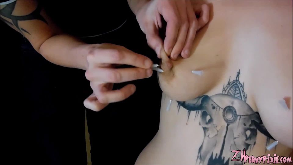 Piercing Pixies Tetas, orgasmo de la dominación femenina en rubia