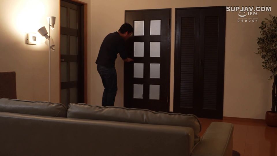 Reducing Mosaic HBAD-712 息子のチンポだけじゃ物足りない性欲モンスターの息子の巨乳の彼女が家中の男達を狙ってくる 花柳杏奈