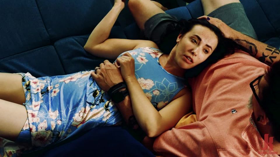 video clip para adultos 27 Kink – Diario de un loco, S2 E2: Aprender la manera difícil, femdom bi en el tatuaje