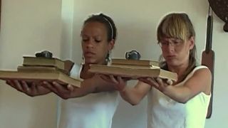 gratis video en línea 37 Dos chicas dos exámenes, bdsm porno colegiala en bdsm porno