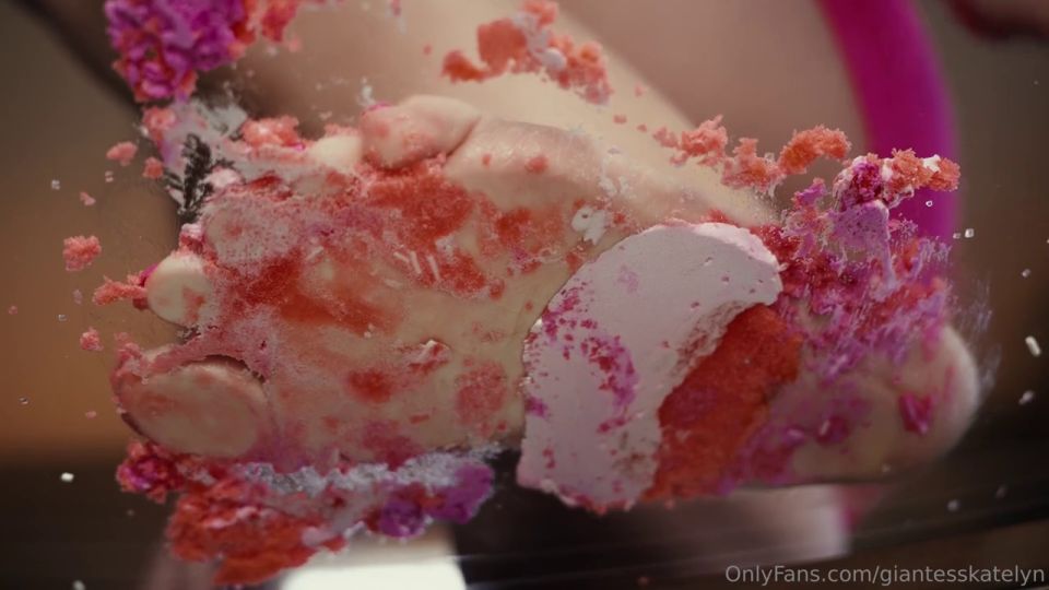 Giantess Katelyn Brooks Giantess Katelyn Brooks aka giantesskatelyn - 02-07-2025 OnlyFans Video - So far Ive been able to complete two Valentines Day requests and Im sharing this one video hardcore