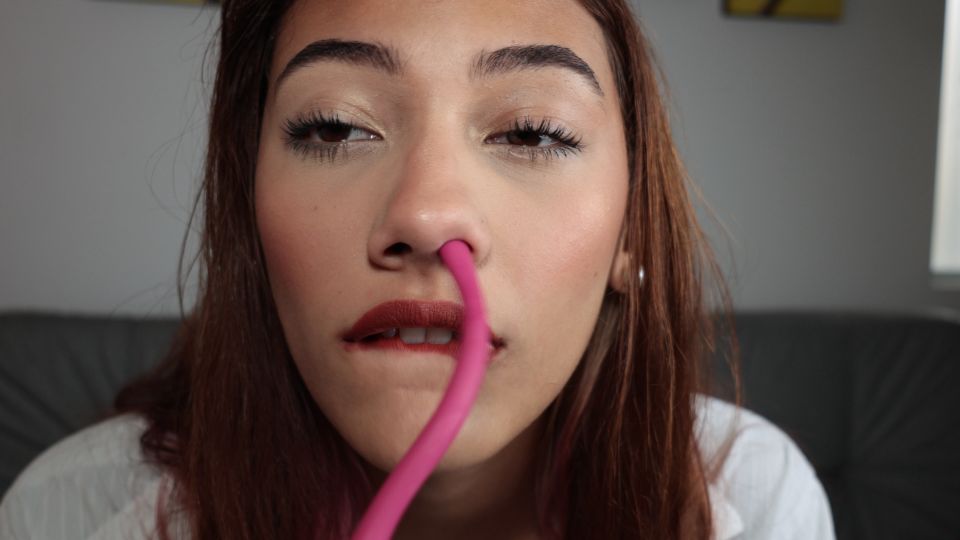 Cloe stone Scott - I like to put small things up my nose