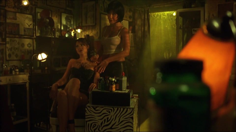 Kata Dobo, Michelle Goh, Elaine Tan – Out for a Kill (2003) HD 1080p - [Celebrity porn]