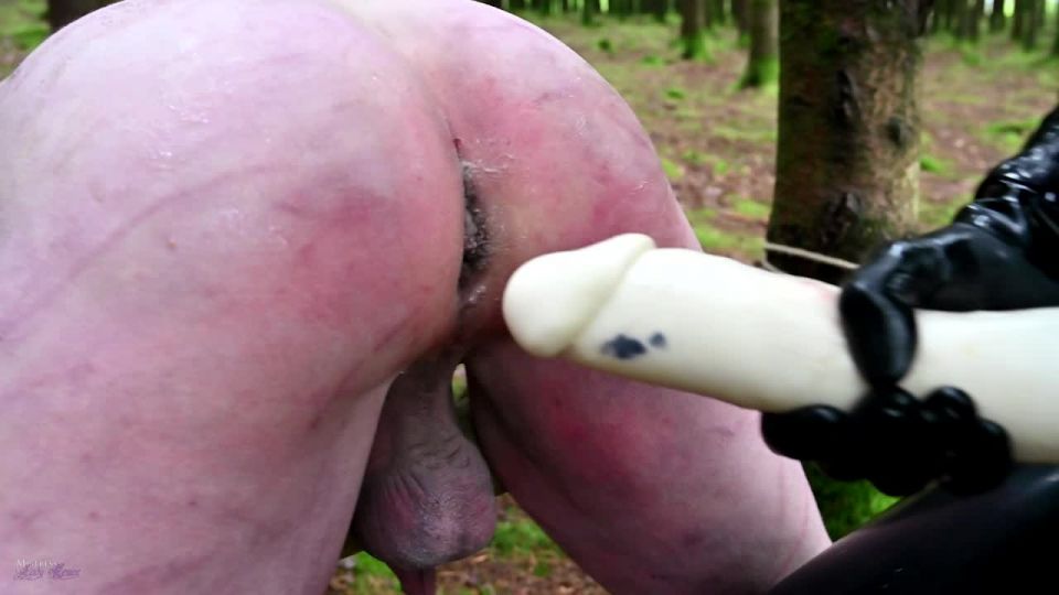 Señora Lady Renee - doblada y golpeada en el bosque V...