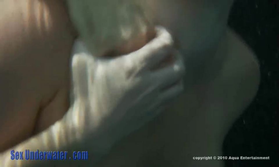 SexUnderwater 354