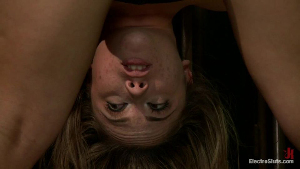 xxx video clip 12 ElectroSluts – La competencia fetiche  bdsm porno fetiche