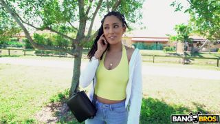 Bang bus - kiara curry