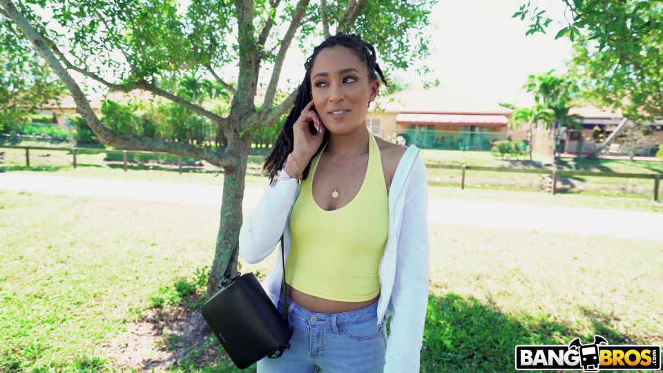 Bang bus - kiara curry