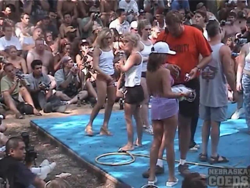 Desnudos Un Poppin Footage y concurso amateur ¡Public!