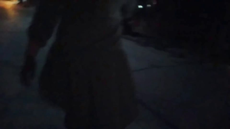 7178 Sexo en público Chica desnuda en la ciudad sin bragas Lik...