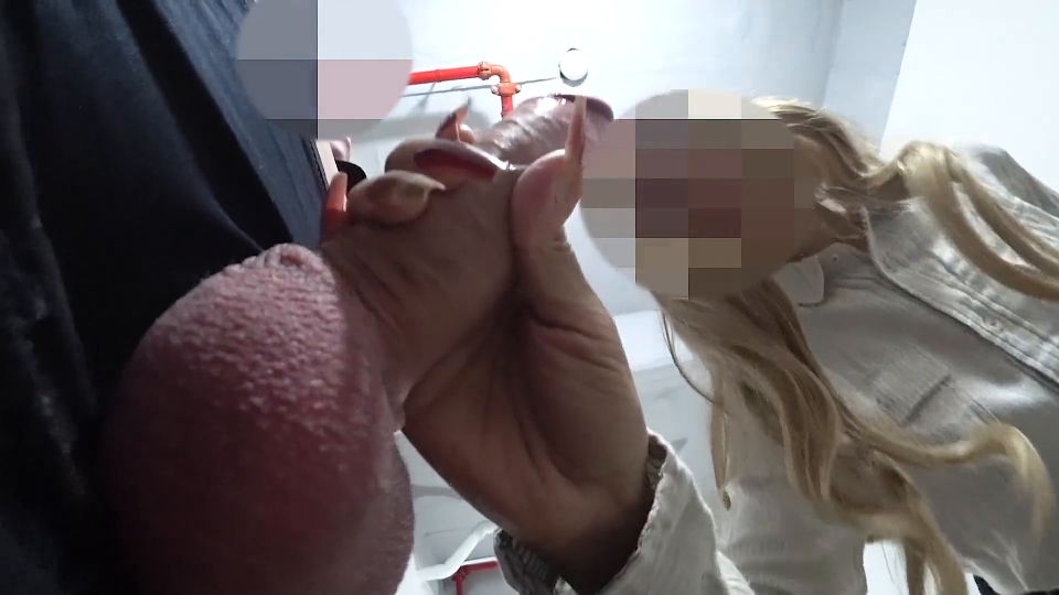 fetiche Dick flashing delante de un extraño caliente Ella me ayudó a Cum En un lugar público público lugar loco [FullHD 1080p] 2025 fetiche