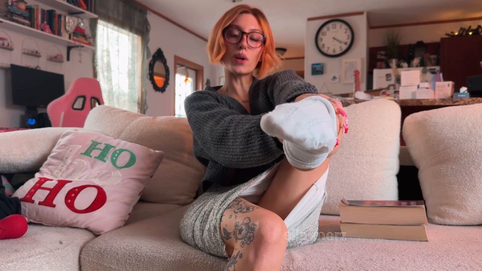 Elle Marz Elle Marz - Librarian foot tease joi