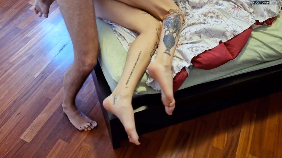 7121 Cornudo marido llega a casa y descubre su...