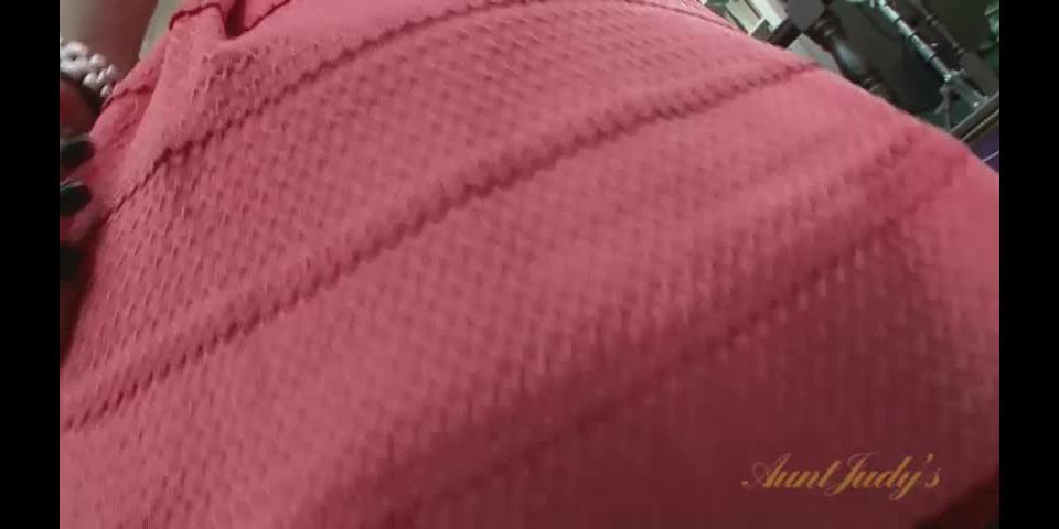 The Lovely Alana Luv: Interview