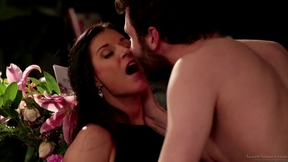 India Summers The Stepmather 11 Sc2 (Porno indio)