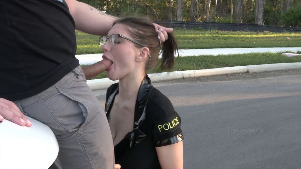 The Gorilla Grip - FEMALE COP HAS HER WAY WITH ME 4K twitter thegorillagrip 1080P - Public