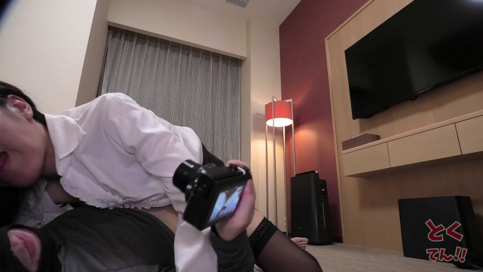 FC2PPV 4556565 [即ハメ中出し素人妻］無修正≪元モデルの美人妻と密会不倫≫上司の妻がサキュバス⤴どエロい表情で見つめながら欲望のままに激しい杭打ちピストン～中に出すまでチンポ離さないキツキツマンコに濃厚ザーメン中出し