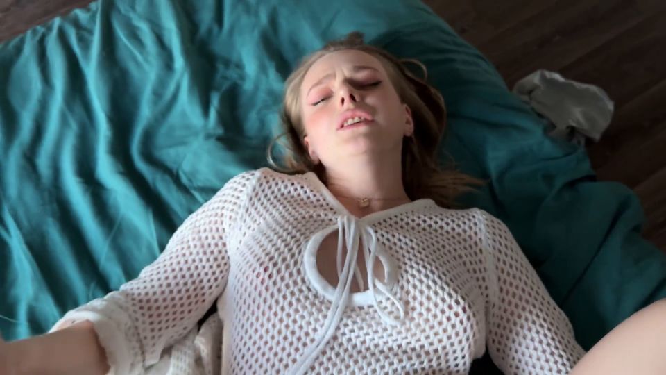 PasoSis engañando con StepBrother (Pornstar) Arisha Mills