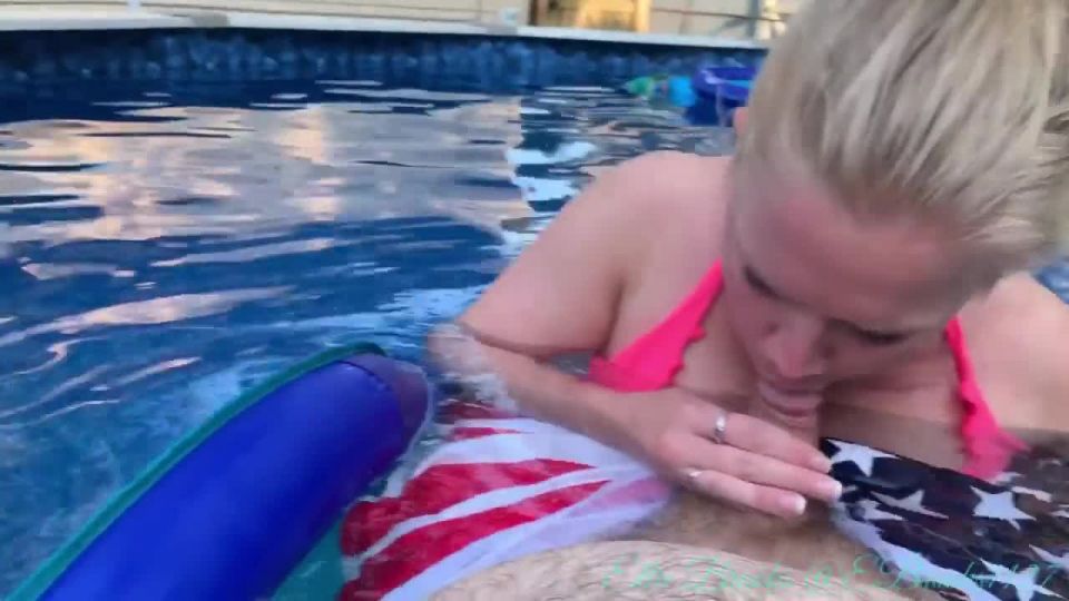 Ellie Brooks - mrselliebrooks () Mrselliebrooksihopetheneighborssawmesuckingcoc