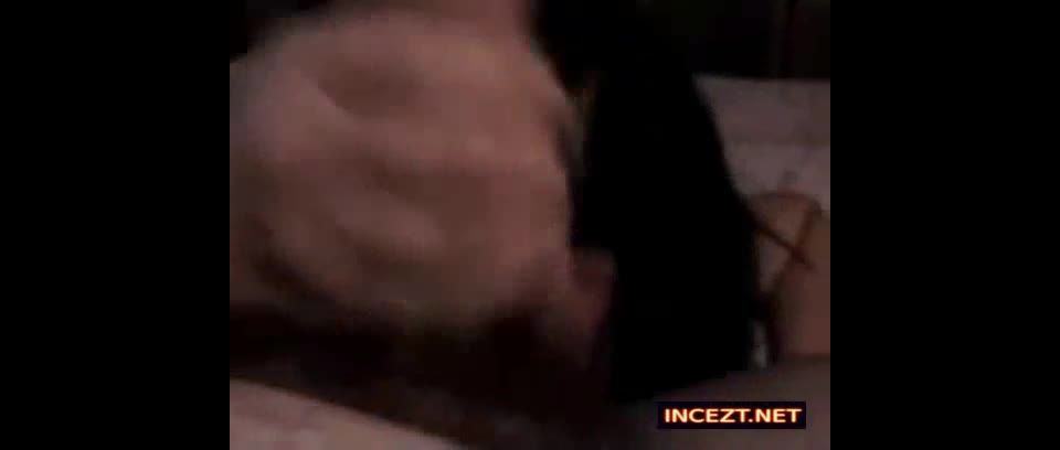 INCEZT Madre real que le hace mamada a su hijo incezt.net