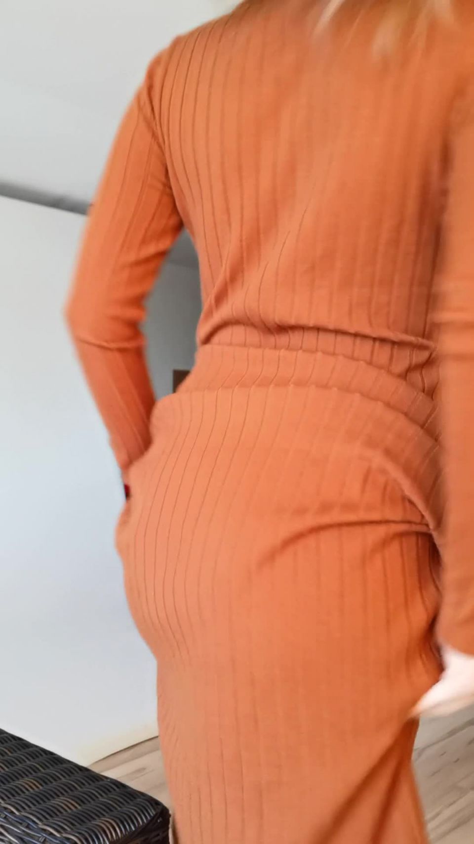 LottiiRose Lottiirose - when the photographer is talking to his camera in the background of your sexy video 01-12-2019