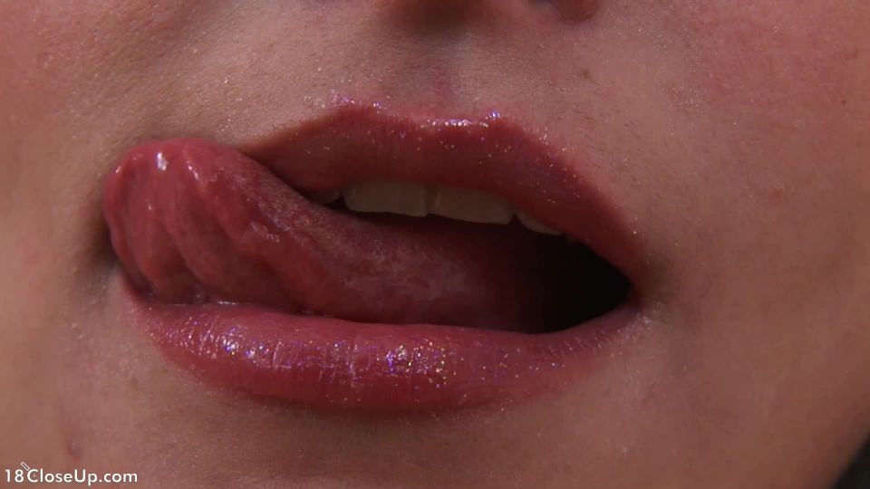 [SiteRip] 18CloseUp 333 Tatiana clip 1