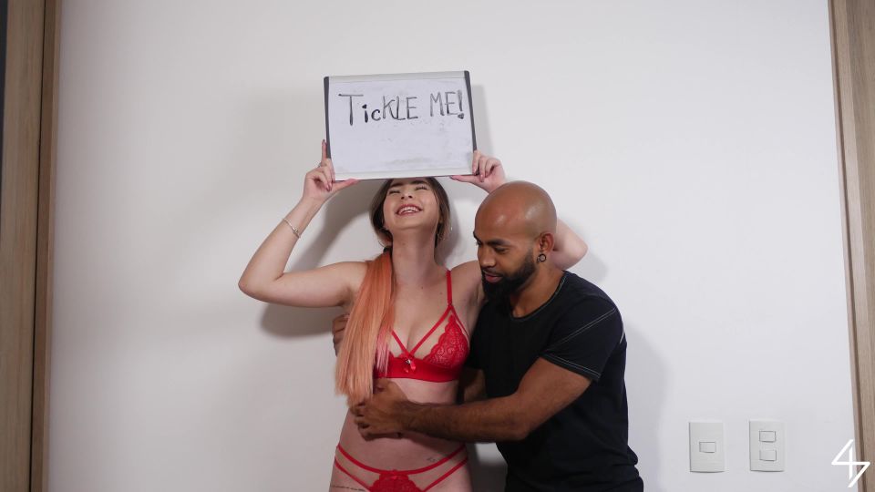 Cosquillas a la diosa - ¡Cosquillas a mí!.