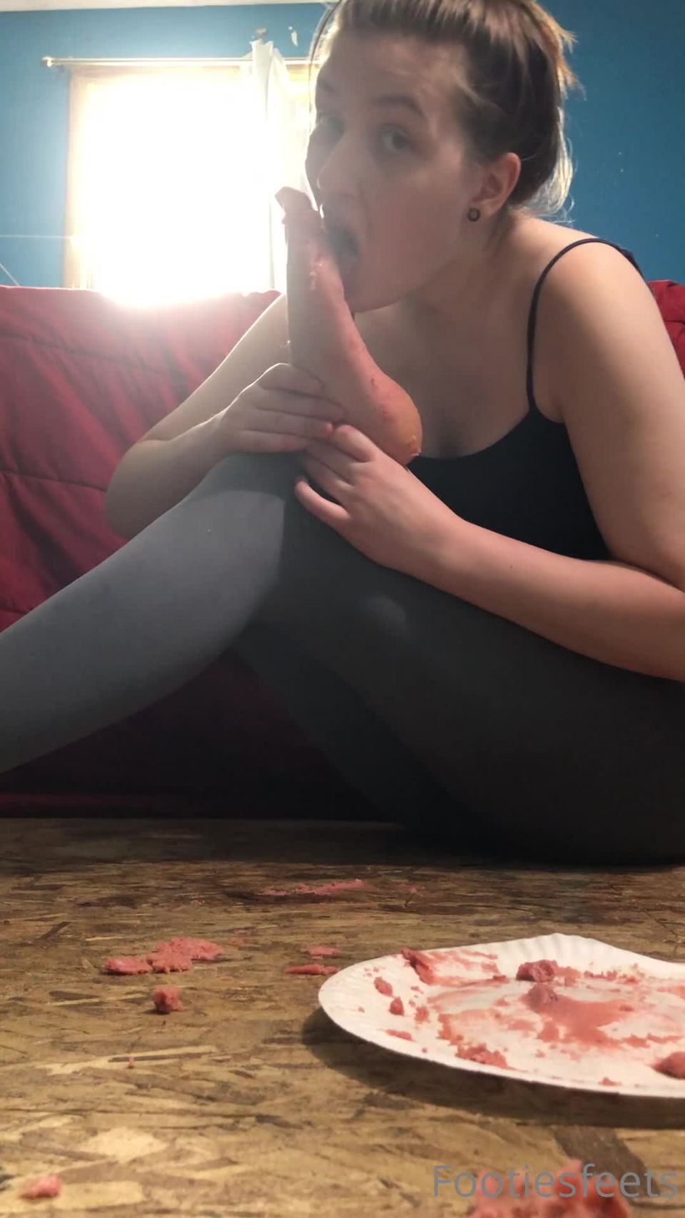 Footiesfeets 10-06-2020 Mmmm Cake Crush Self Worshi - [Webcam]