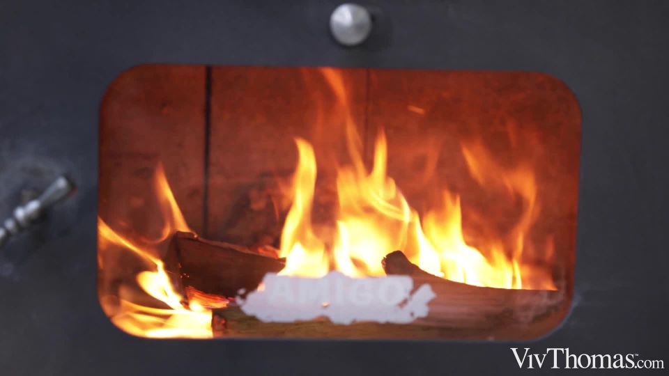 Ginebra Bellucci & Romy Indy  Get Me Hot