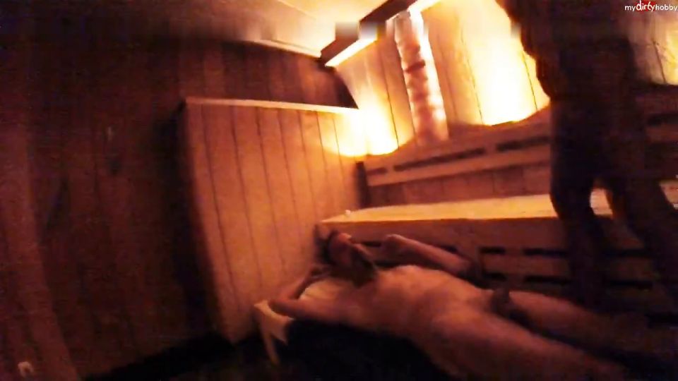 [K2S.CLUB] HornyRoxy - Nasse Sauerei in der öffentlichen Sauna - HD 720P