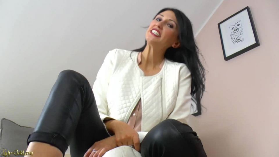 vídeo para adultos 37 BallBusting – Bittere Schmerzen Sesión, femdom vibrador en femdom porno