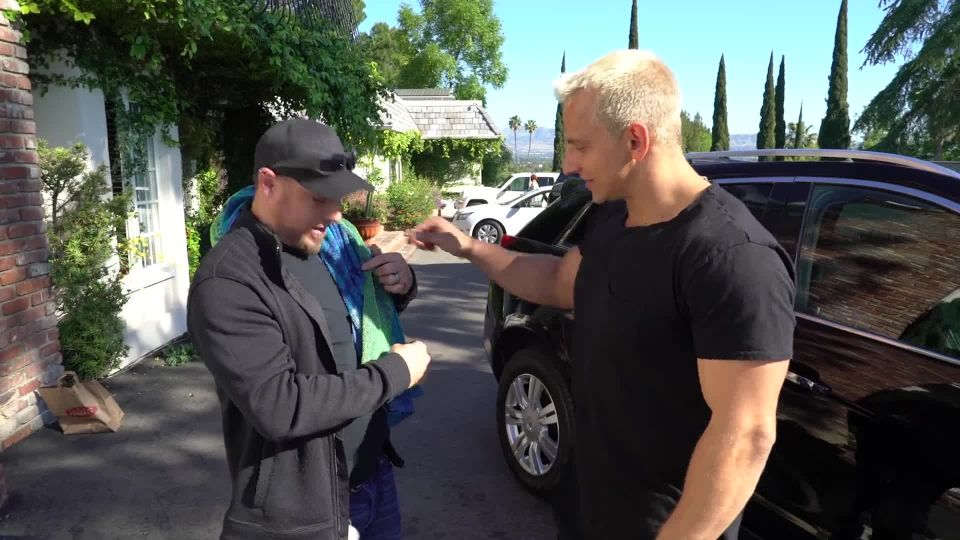 Porno en línea VitalyUncensored presenta detrás de escena ¿Puedo usar su ducha (MP4, FullHD, 1920×1080) Ver en línea o descargar!