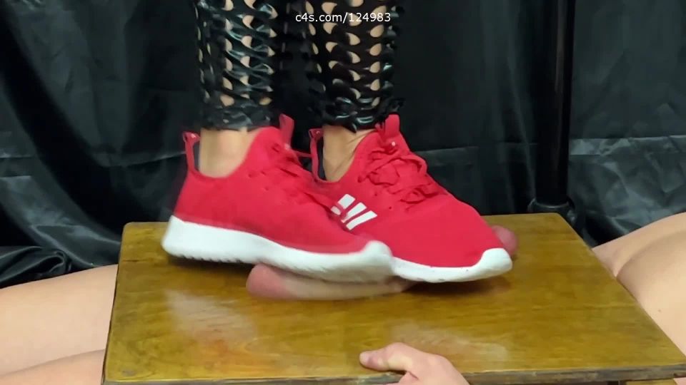 Kloe, The Fetish Couple Kloe & The Fetish Couple - How Many Full Weight Jumps Before Your Pop - Ballbusting