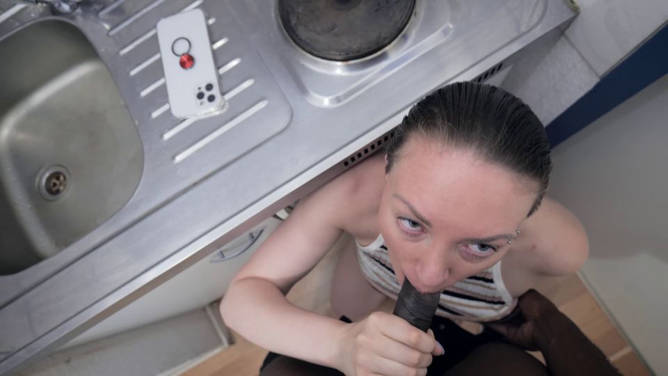 Mandala 4K Behind the scenes - Julia Maze