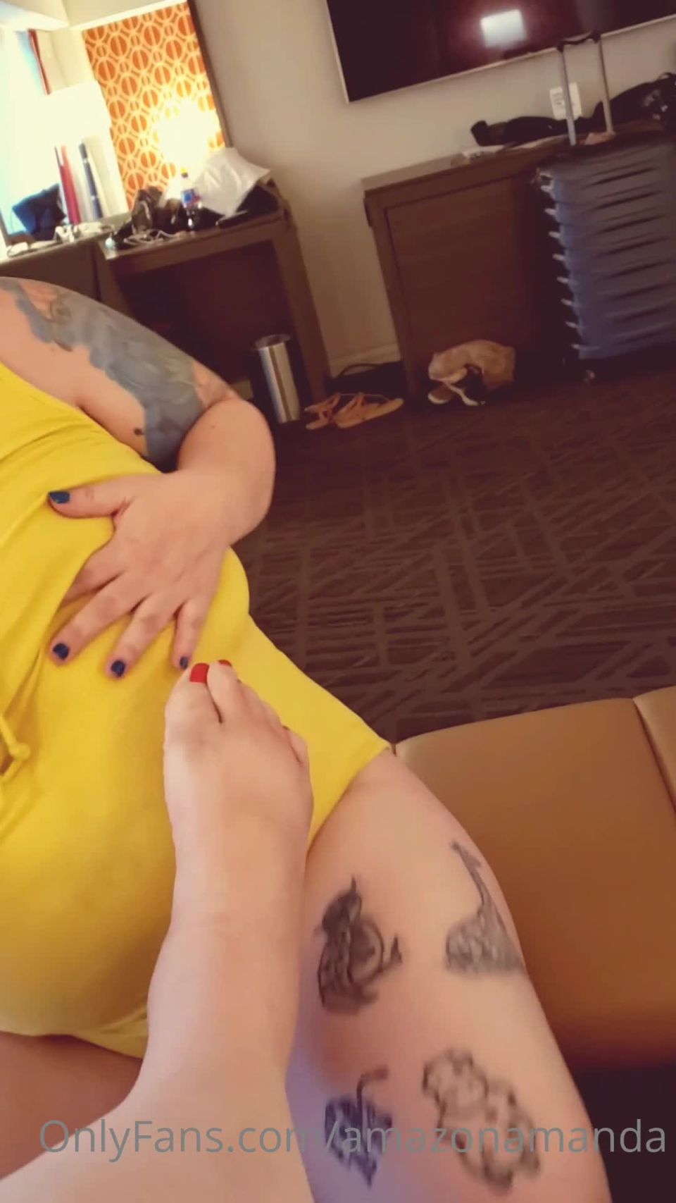 AmazonAmanda Amazonamanda - para todos mis fans de adoración de pies disfrutar de ataque de la reloj s lol comonikki trata de wo 21-08-2021