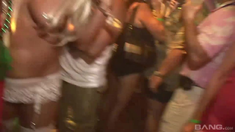 Glinda Is Glad She's Finally In College