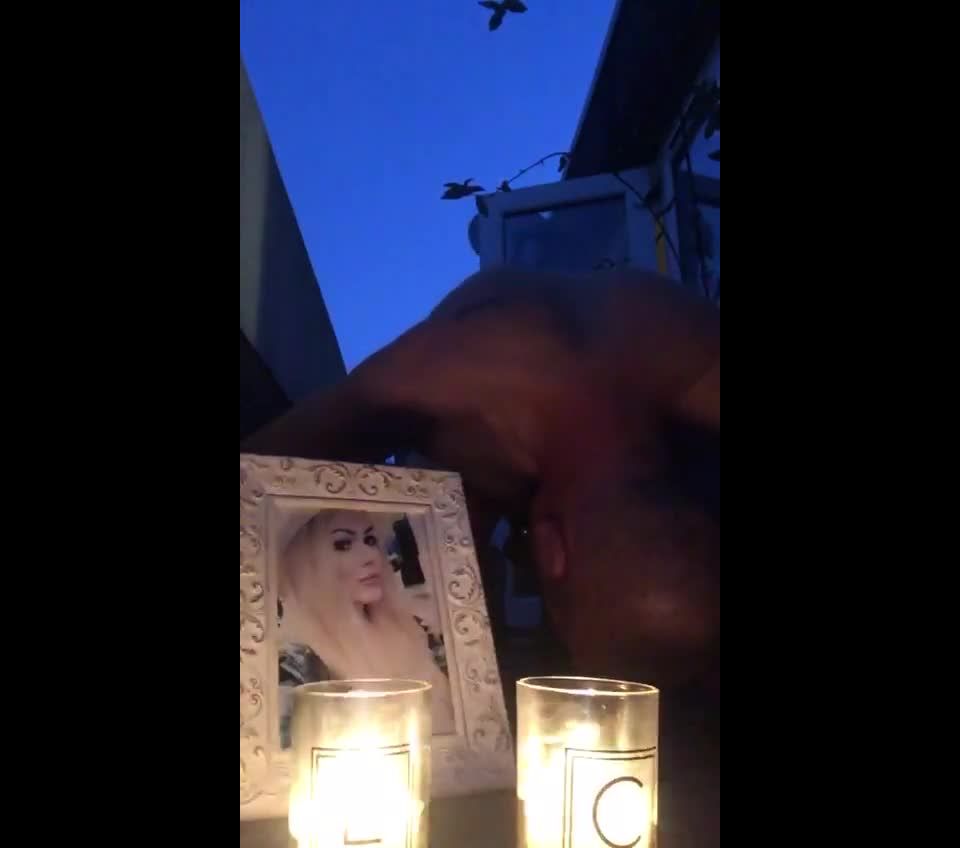 Miss Laura - mistresslaura11 () Mistresslaura - clip slave task bowing down to goddess shrine in public 24-10-2018