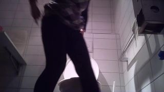 Voyeur – Swiss Toilet 6 - (Webcam)