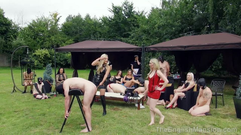 online clip 36 Diosa Anastaxia – Alta Protocolo Gala Pt2 – Carreras y latigazos - fetiche - femdom porno owk femdom