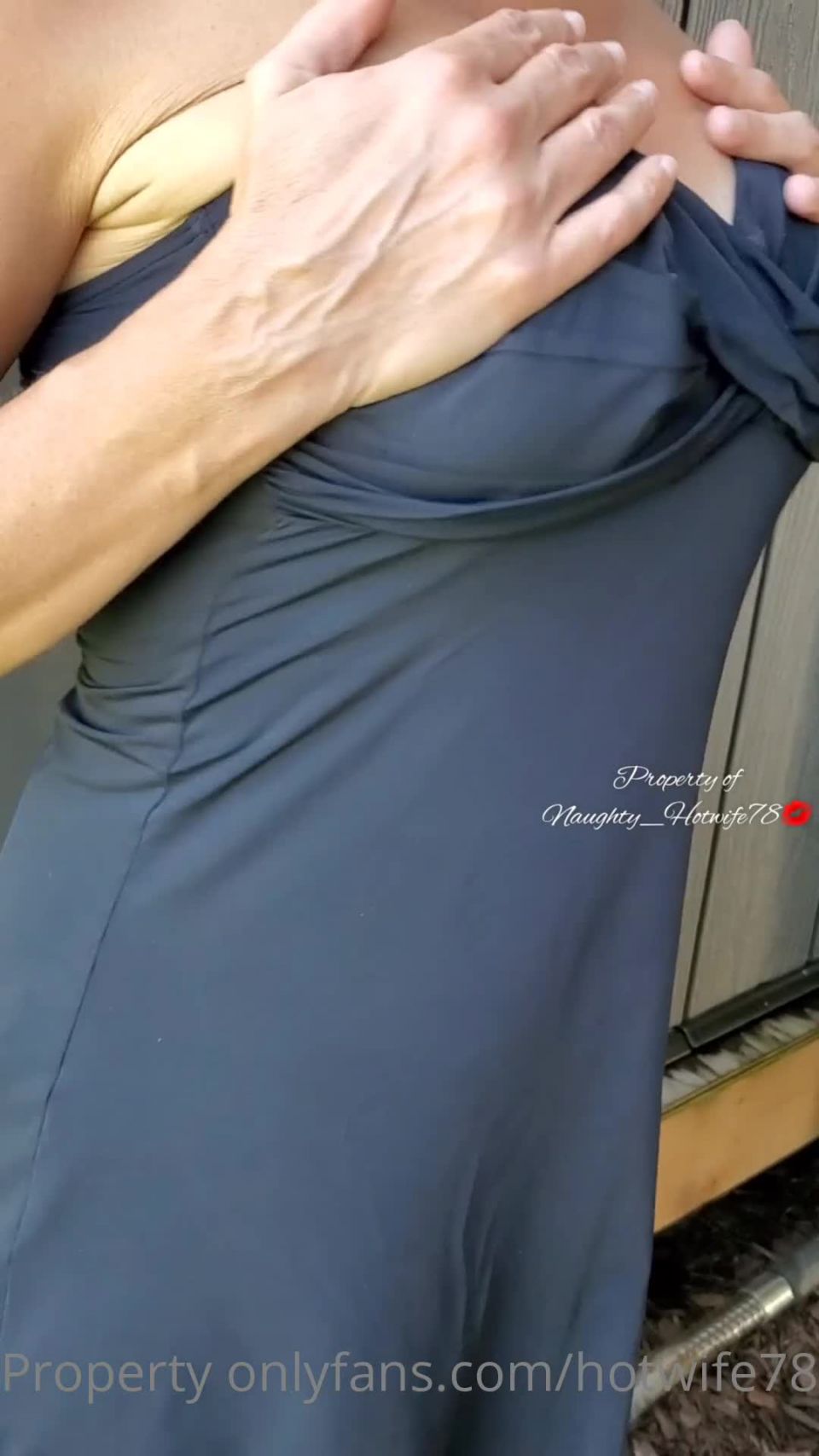 Hotwife venessa () Hotwifevenessa - good morning happy monday i think you should all start stroking your cocks for me and sen 10-08-2020