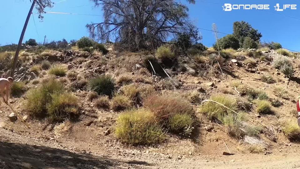 gratis porno clip 4 En el patio  bdsm porno  femdom porno Navidad femdom