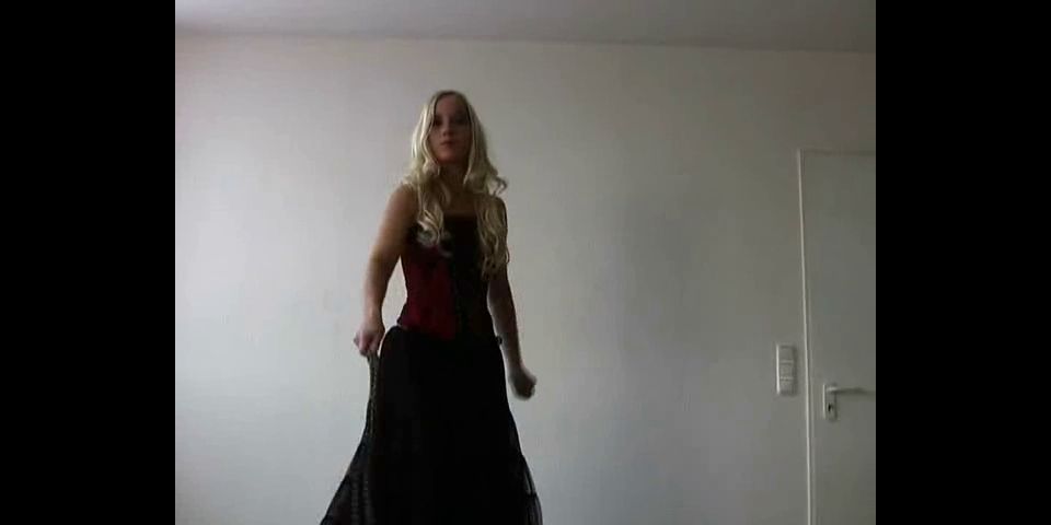 FEMDOMFOTO - Xenia - Saloon Bullwhip Lady (German).