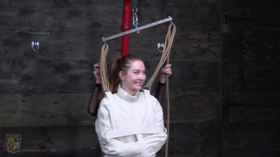 Casa de Gord20 04 03 Elise Graves & Lady A - Perdiendo todo el control (instalación)