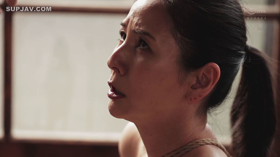 Reducing Mosaic ROE-267 専属1周年記念 月野ゆりね 初緊縛作品！！ 縄酔い人妻、苦痛を越えた快楽に溺れて…。