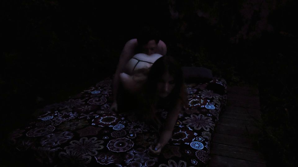 Luxymin Amateur Anal Sex Under The Stars (Hot Babes)