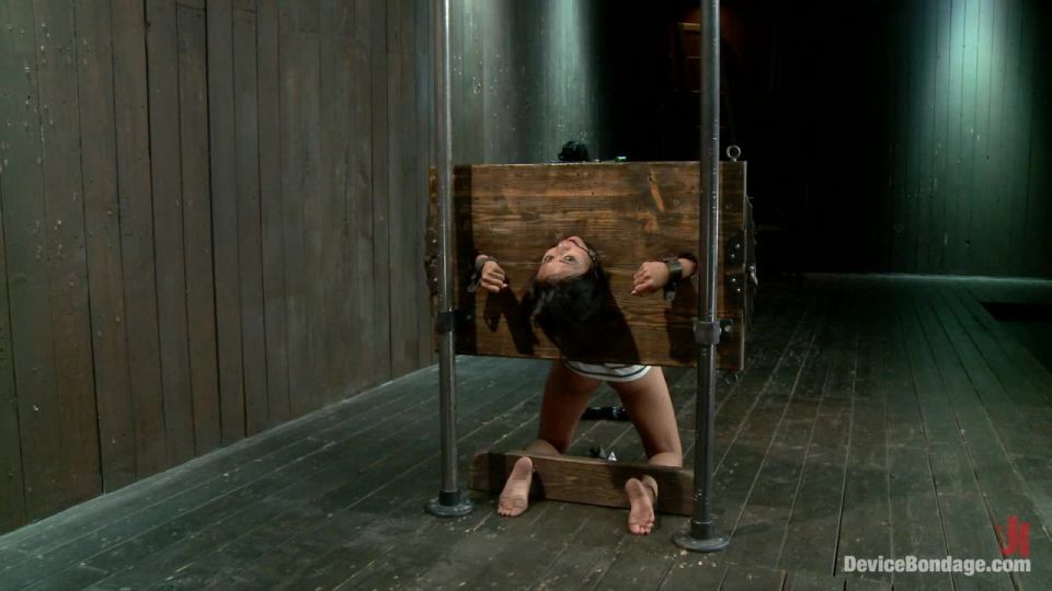 Krissie Dee Krissie Dee castigado ser Sebastian Keys On! Q...